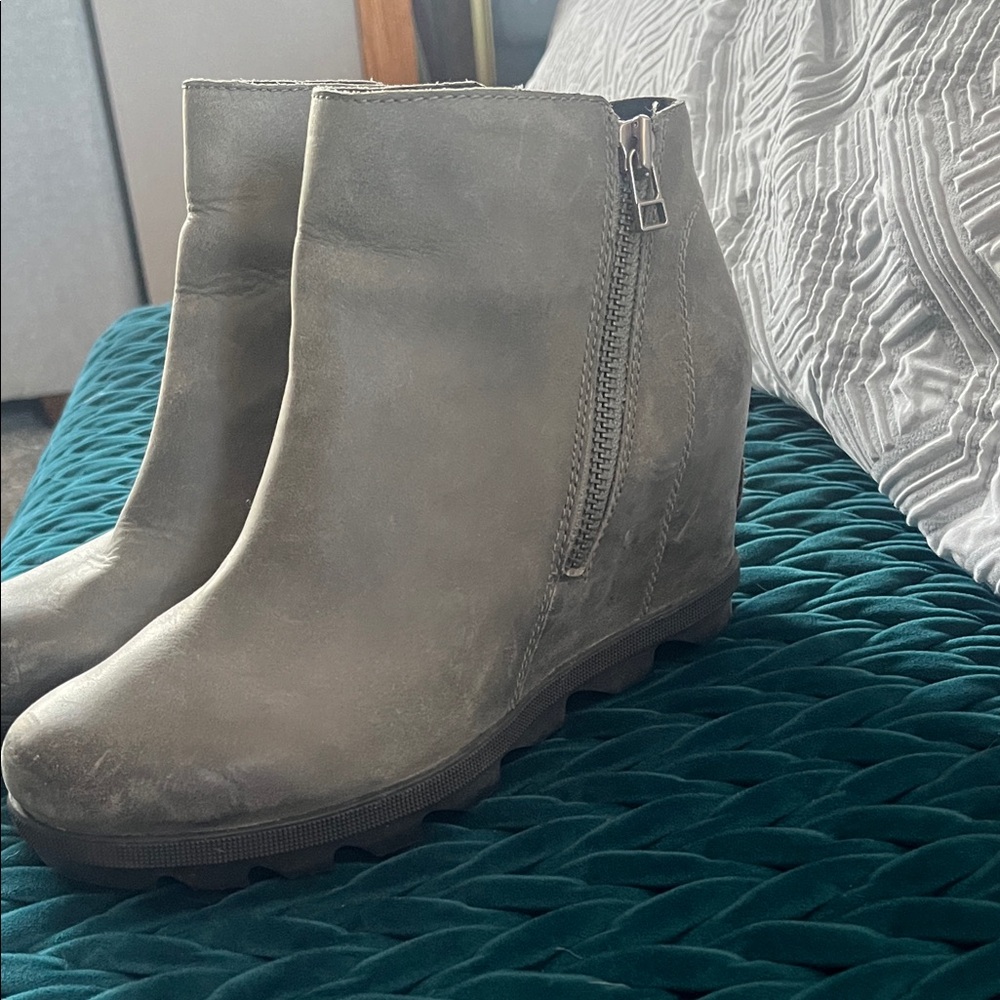 Sorel Women's Gray Ankle Booties